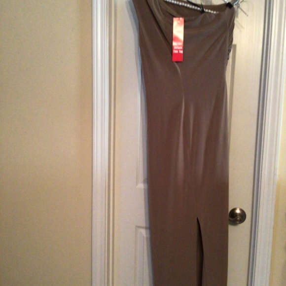 Calvin Klein Gown - Picture 4 of 4